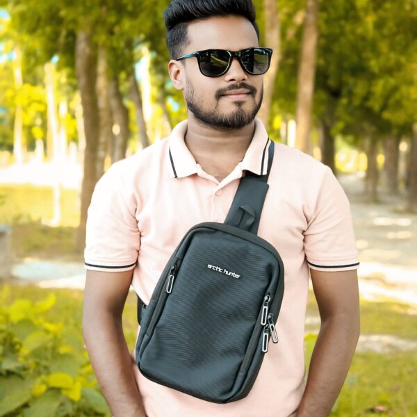Arctic Hunter Pro Black Crossbody Chest